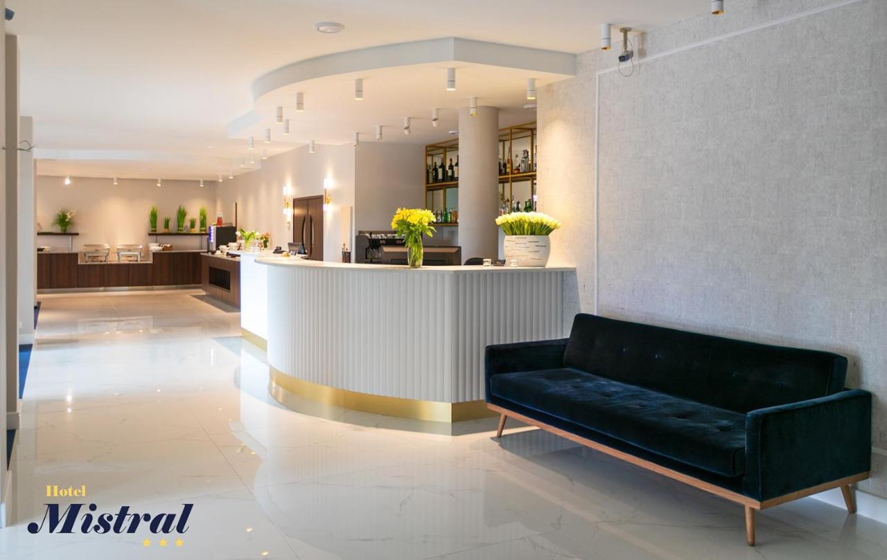 Hotel Mistral Marki  Exterior photo