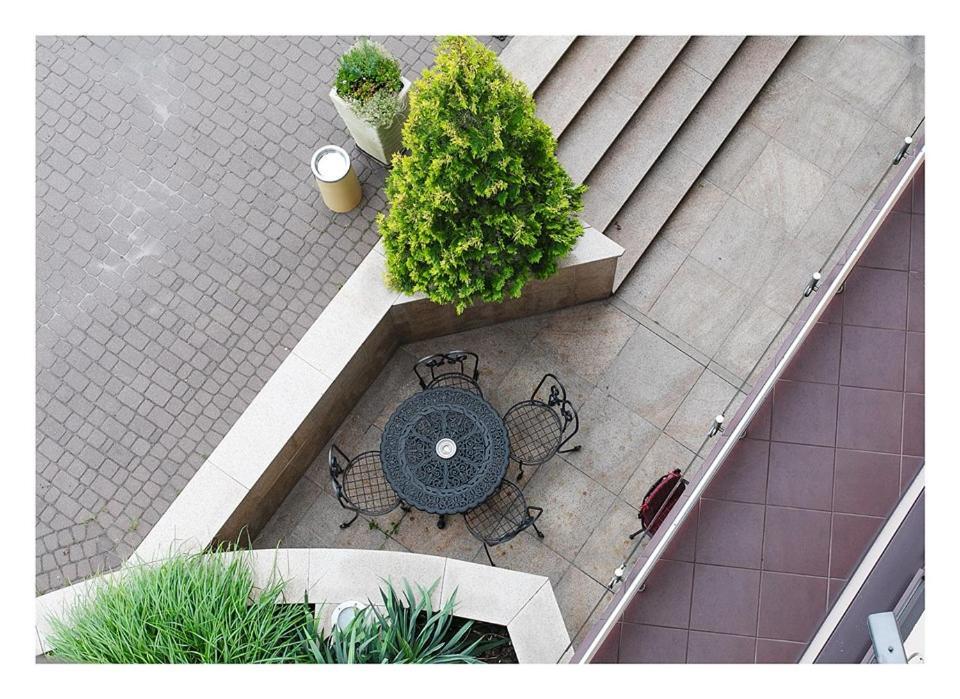 Hotel Mistral Marki  Exterior photo